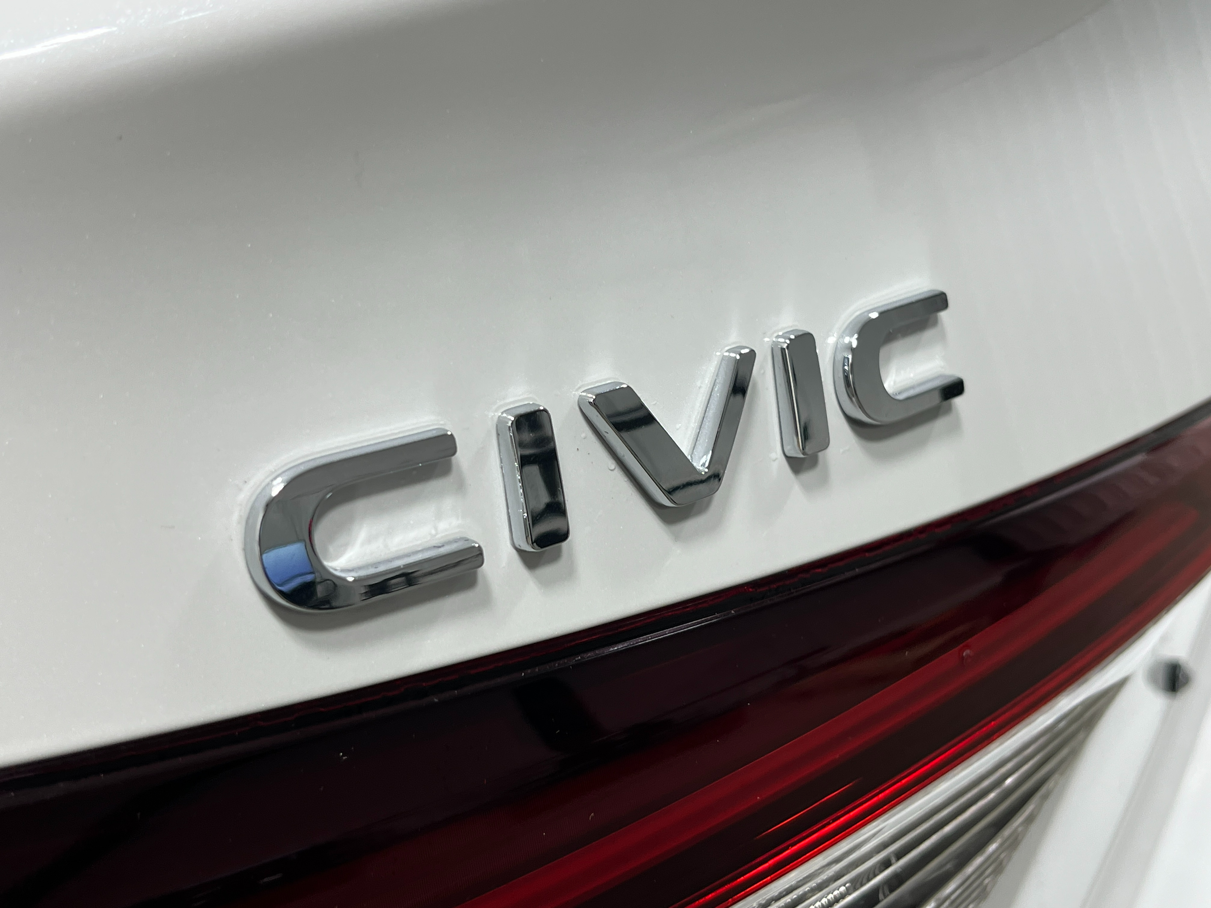 New 2026 Platinum White Pearl Honda LX image 6