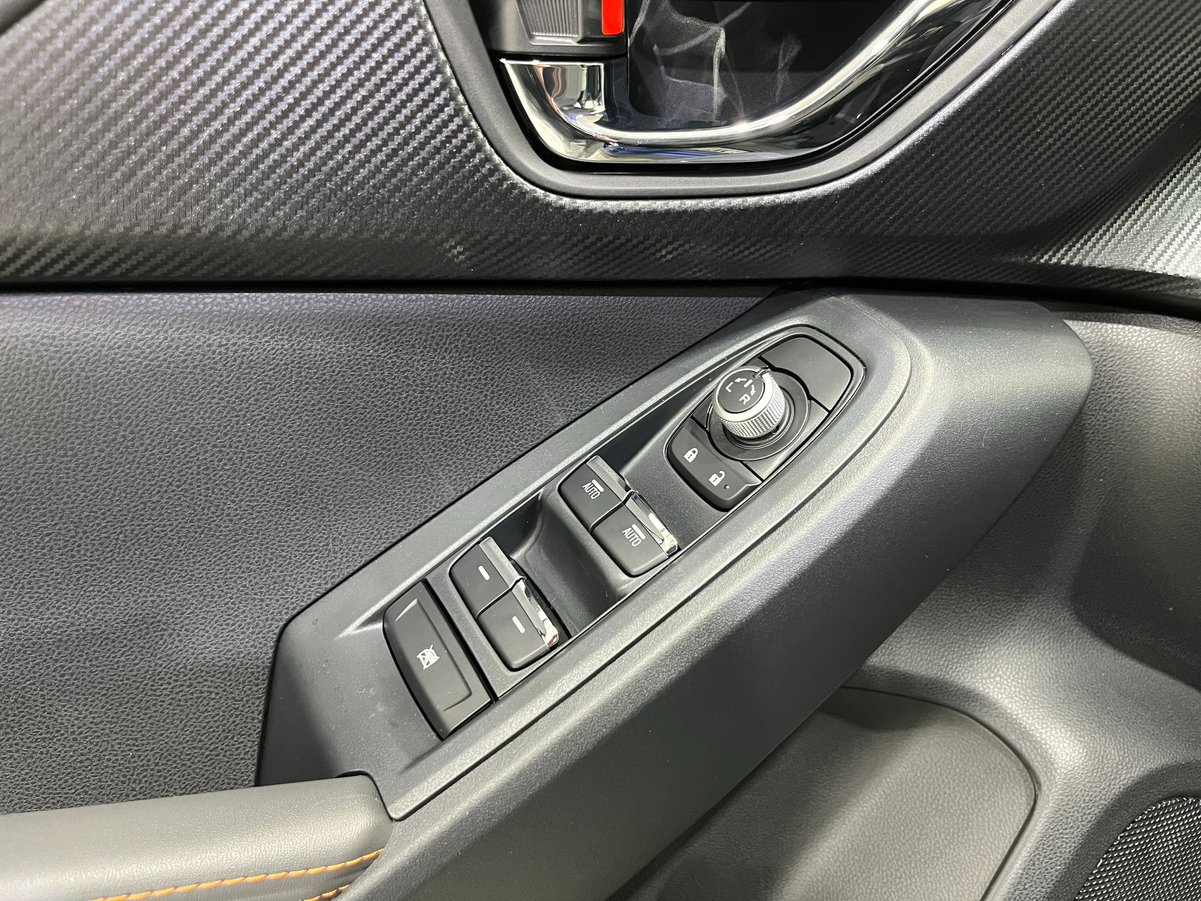 New 2026 ICE SILVER METALLIC Subaru Limited Hybrid image 14