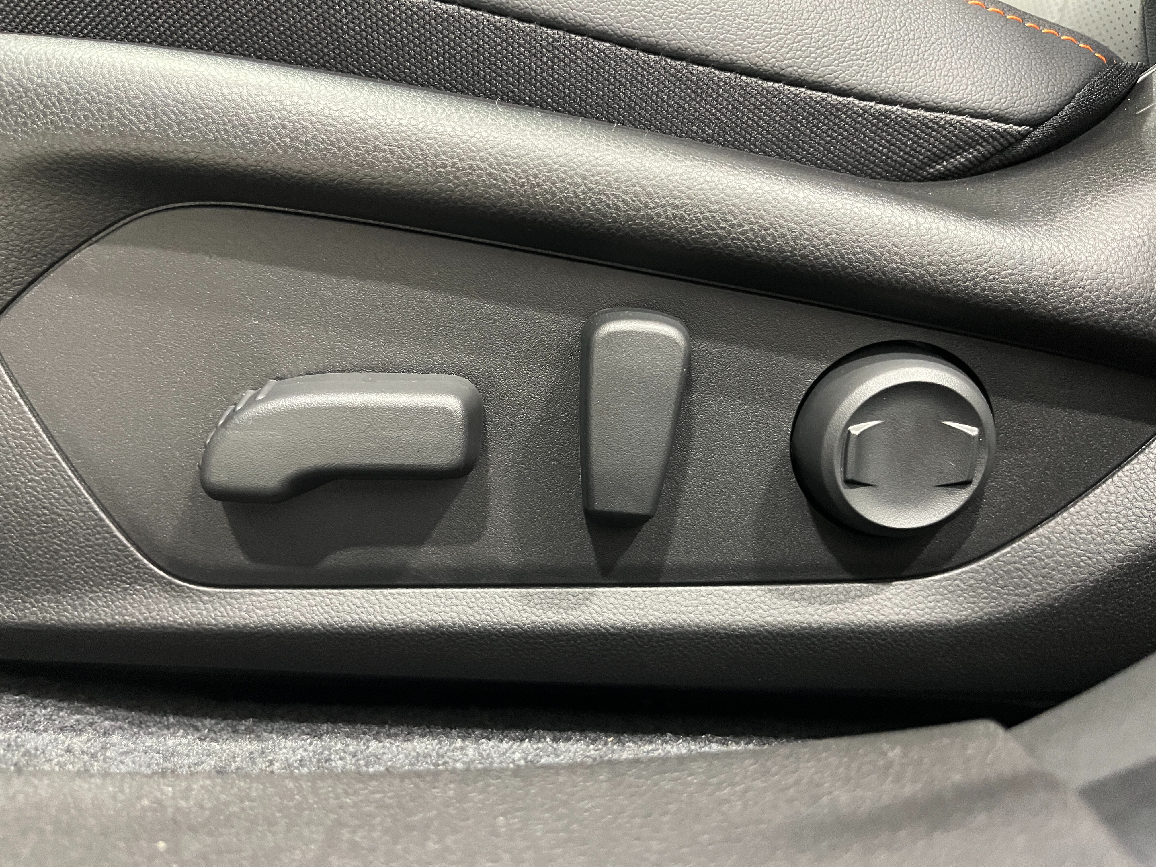 New 2026 ICE SILVER METALLIC Subaru Limited Hybrid image 13