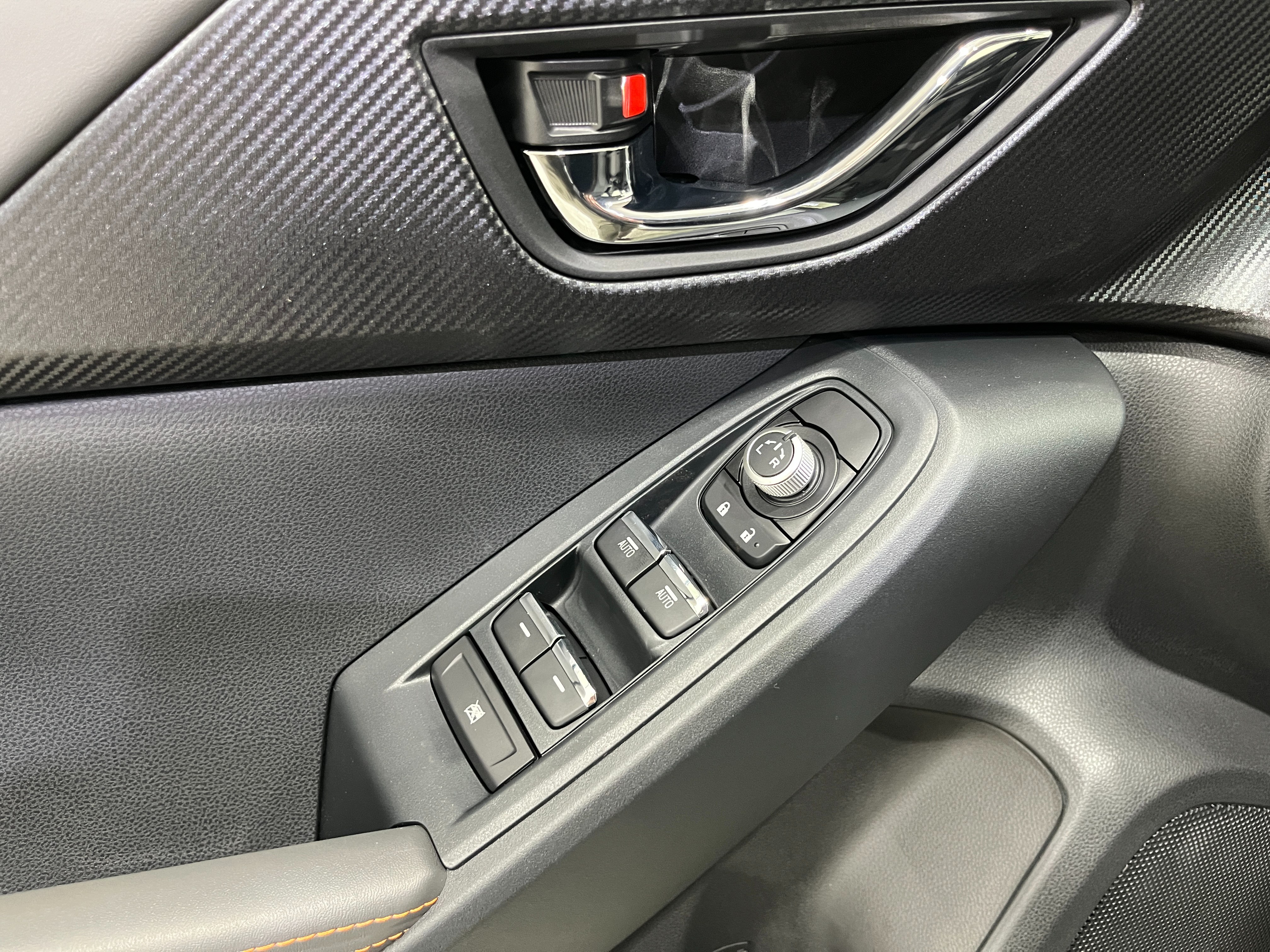 New 2026 ICE SILVER METALLIC Subaru Limited Hybrid image 14
