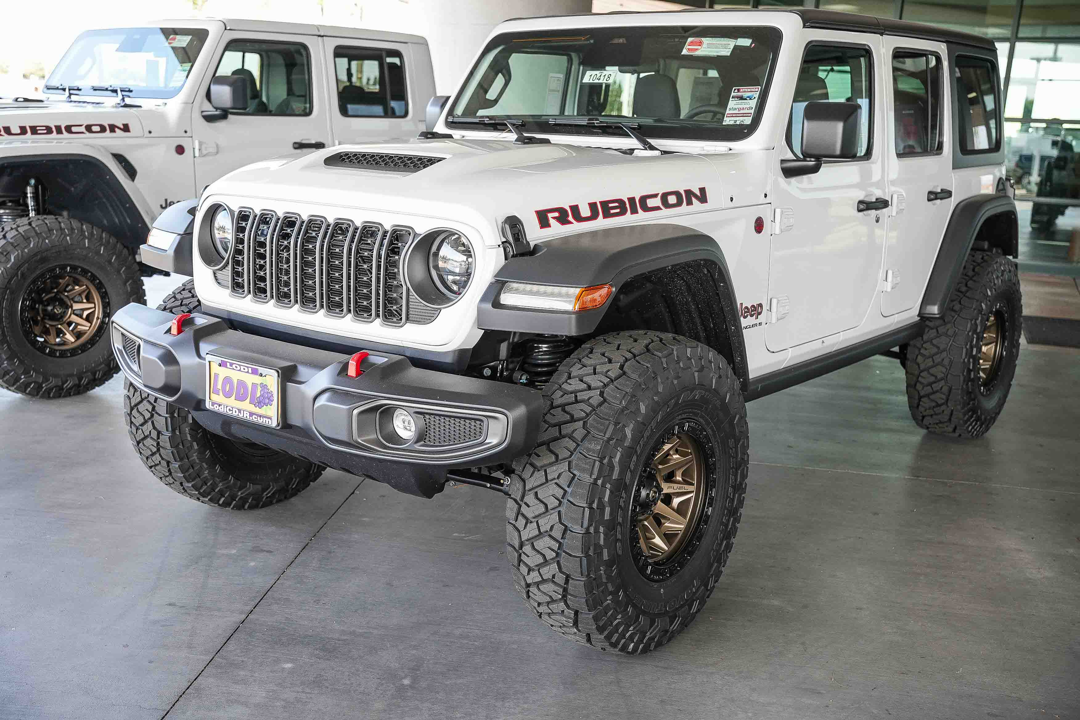 Bright White Clear Coat 2026 Jeep Wrangler SUV / Crossover Four-Wheel Drive 8-Speed Automatic