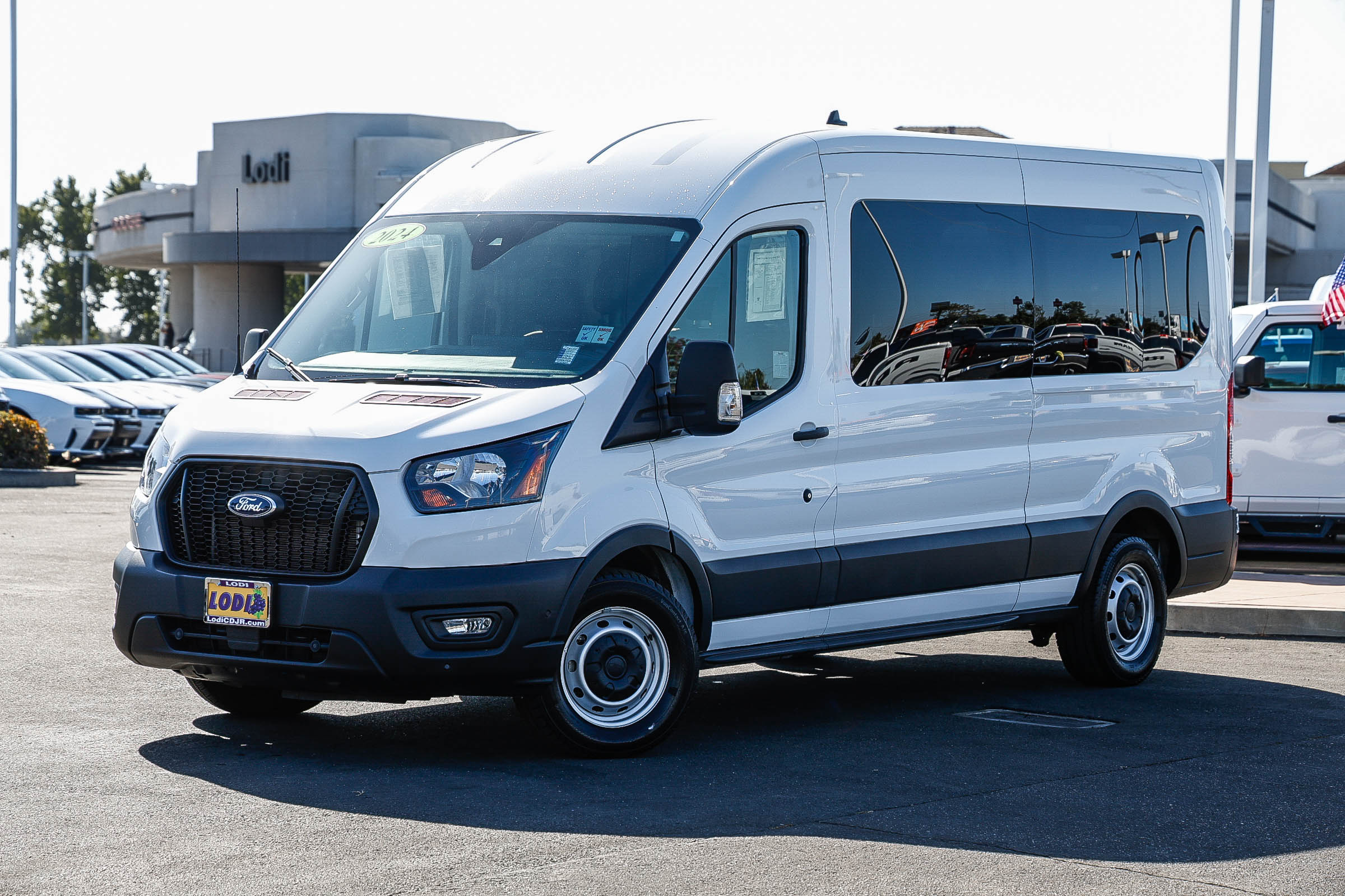 2024 Ford Transit Passenger 350 XL Medium Roof LB RWD